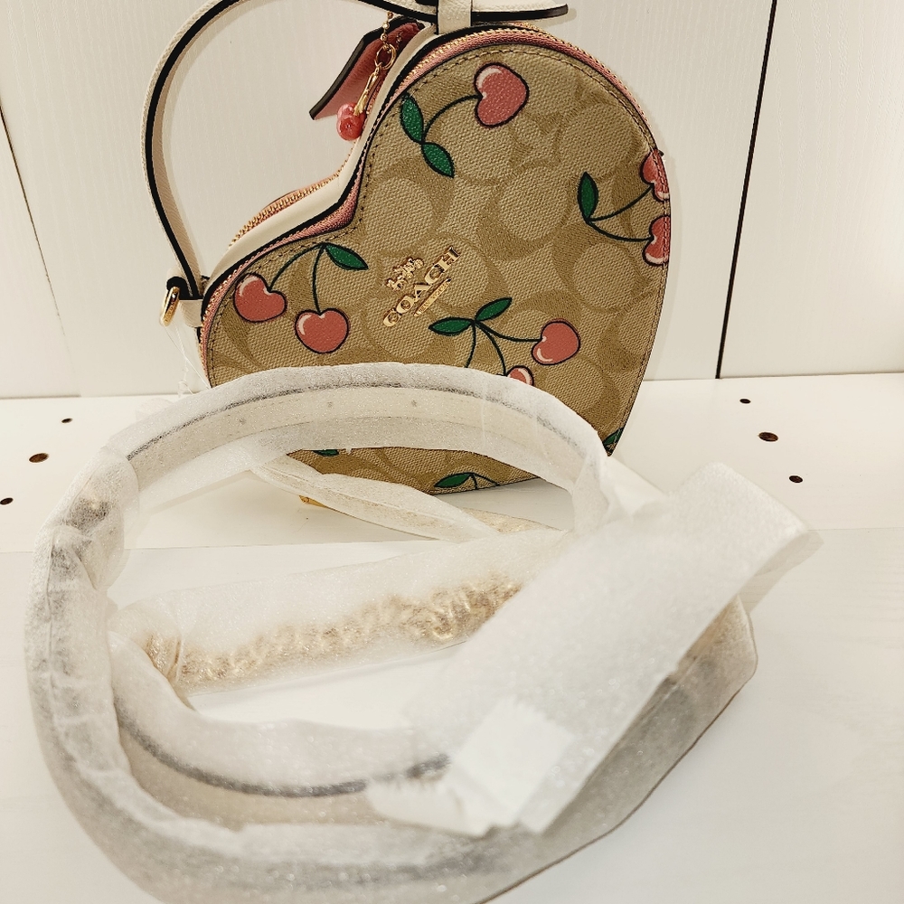 Coach Heart Crossbody In Signature Canvas With Heart Cherry Print New With Tags! - Picture 10 of 14